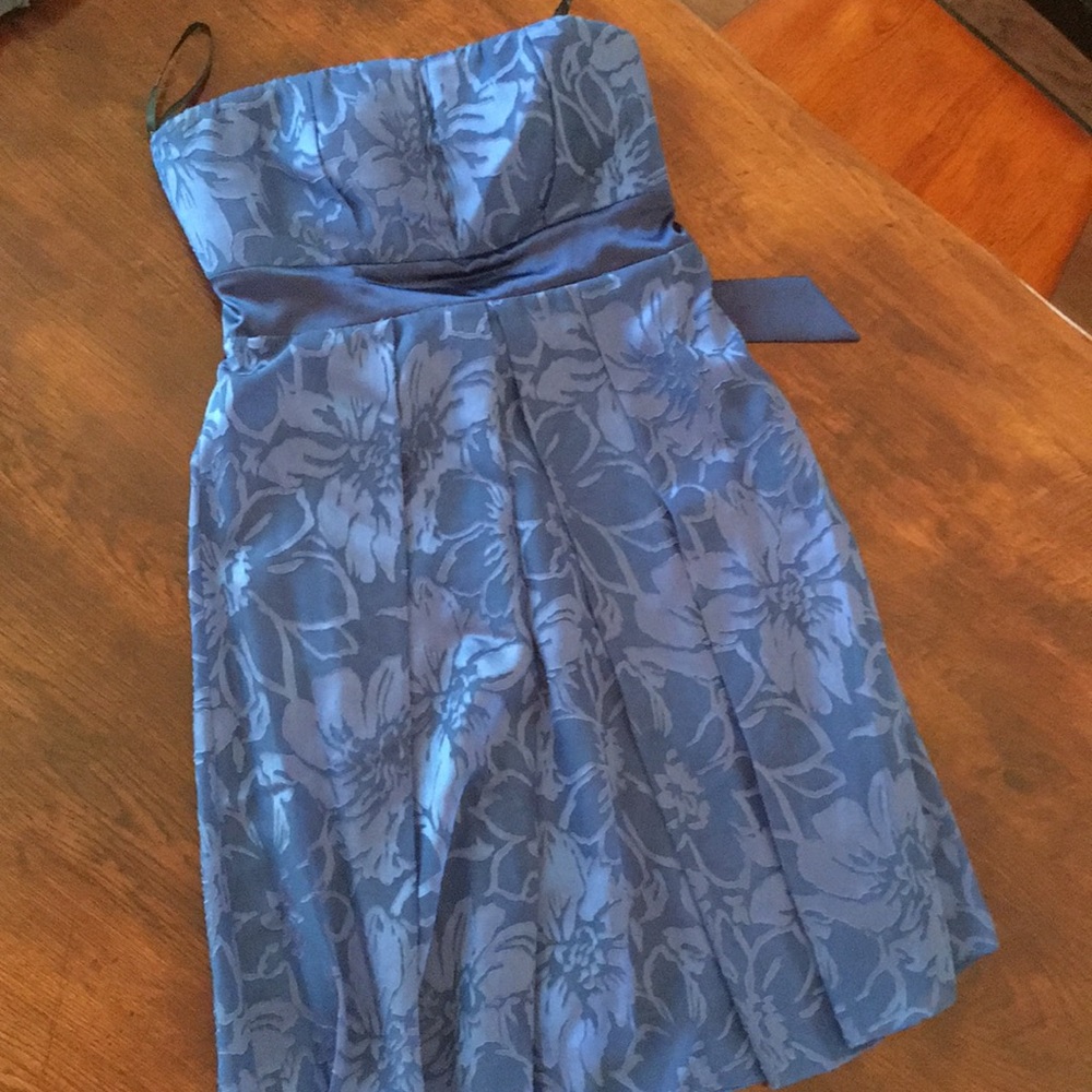 For prom, or maybe Easter. Super cute blue strapless dress, size M